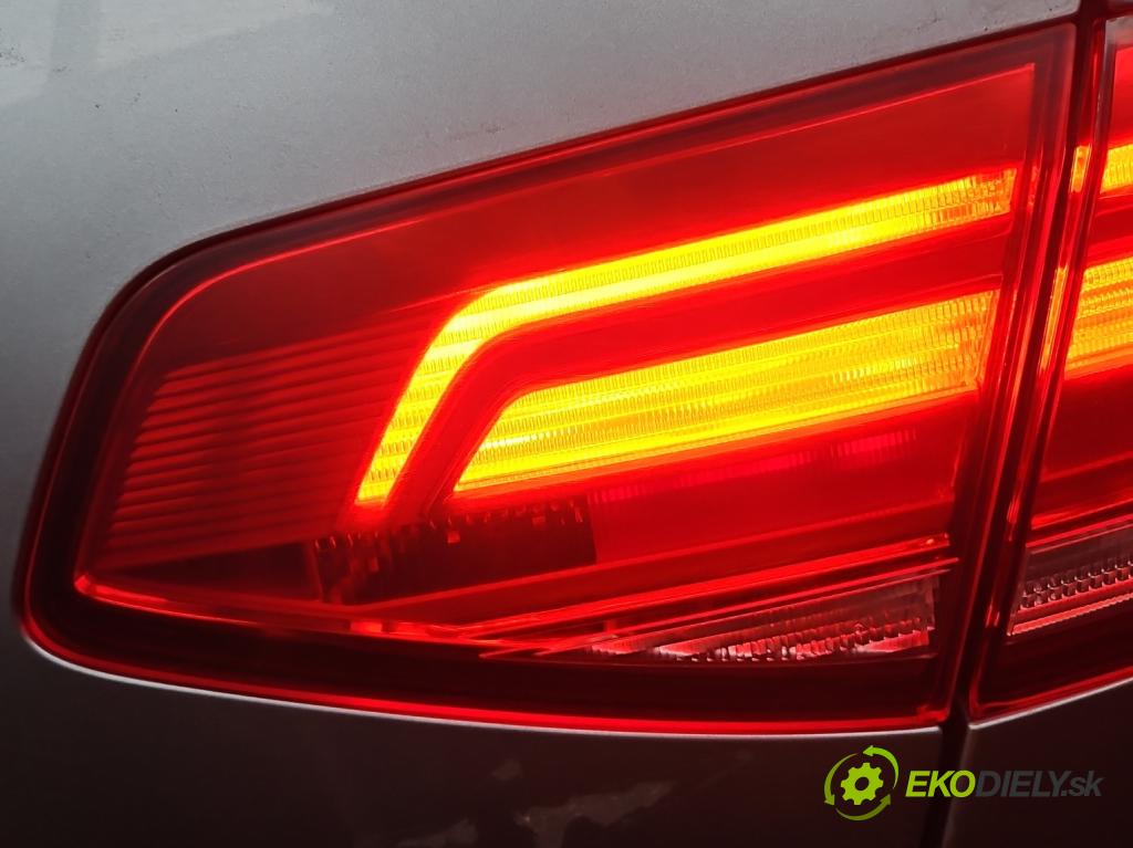 Vw Passat B8 2014 - 1.4 tsi 125 HP manual 92 kW 1395 cm3 4- svetlo / reflektor zadné pravé  (Kľučka dverí ostatné)