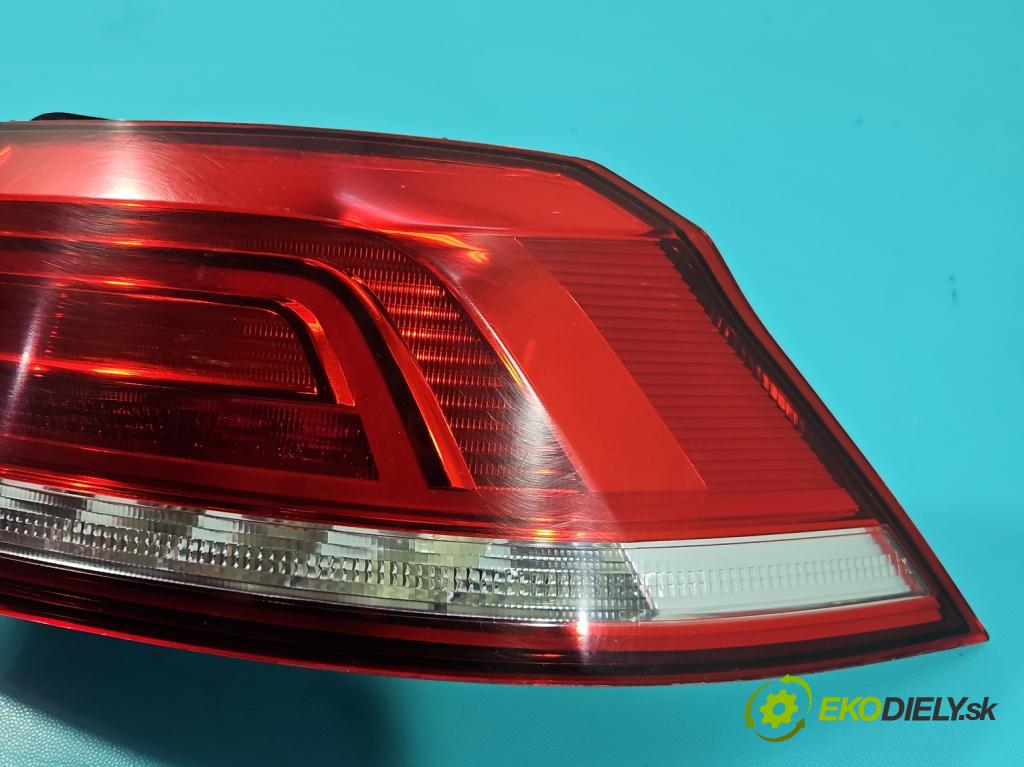 Vw Passat B8 2014 - 1.4 tsi 125 HP manual 92 kW 1395 cm3 4- svetlo / reflektor zadné pravé  (Kľučka dverí ostatné)