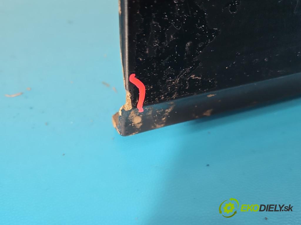 Jeep Cherokee XJ 1984-2001 122 hp manual 90 kW 2465 cm3 5- zadní kufrové dveře  (Zadní kapota (kufr))