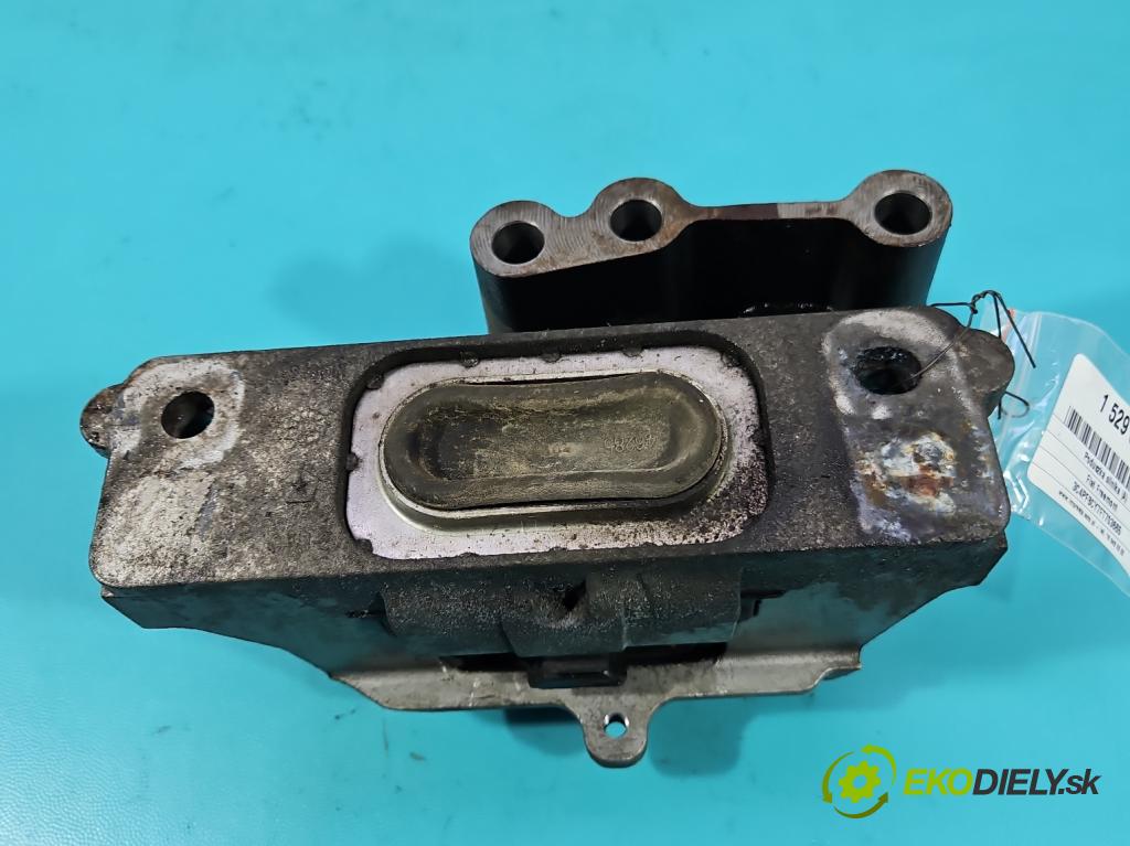 Fiat Freemont 2.0 JTD 170 HP automatic 125 kW 1956 cm3 5- airbag motora P04766549AD (Držiak motora)