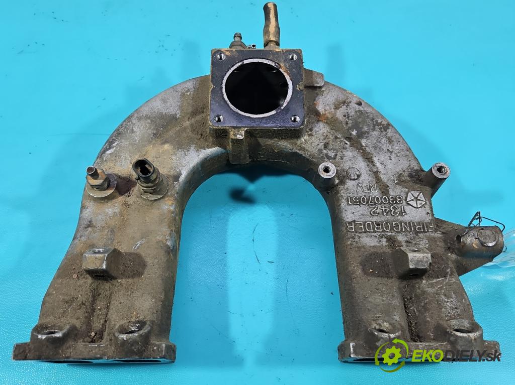 Jeep Cherokee XJ 1984-2001 122 HP manual 90 kW 2465 cm3 5- zvod nasávací 33007051 (Sacie potrubie)