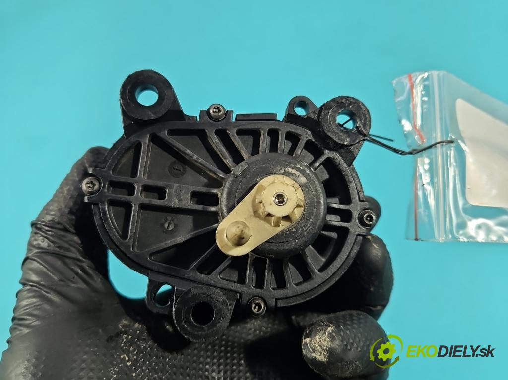 Volvo S60 II 2010-2018 2.0 D4 181KM automatic 133 kW 1969 cm3 4- Ovladač: klapky: kolektor 31293737 (Motorček ostatné)