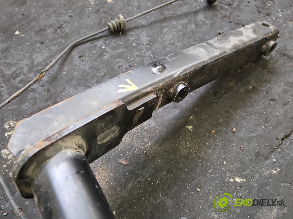 Audi A6 C7 2011-2018 3.0 TDI 204 hp automatic 150 kW 2967 cm3 5- oko tažné 4G0800491S (Tažné zařízení)