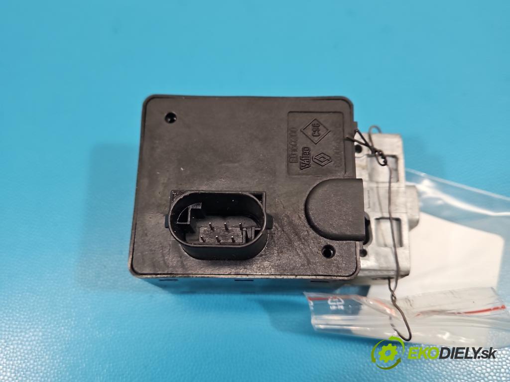 Renault Scenic II 2003-2009 1.9 DCI 116 HP manual 85 kW 1870 cm3 5- Blokáda: řízení: 8200468515 (Riadenie ostatné)