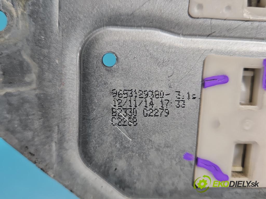 Citroen C3 II 2009-2016 1.2 Pure Tech: 82 HP manual 60 kW 1199 cm3 5- mechanizmus okna predné pravý