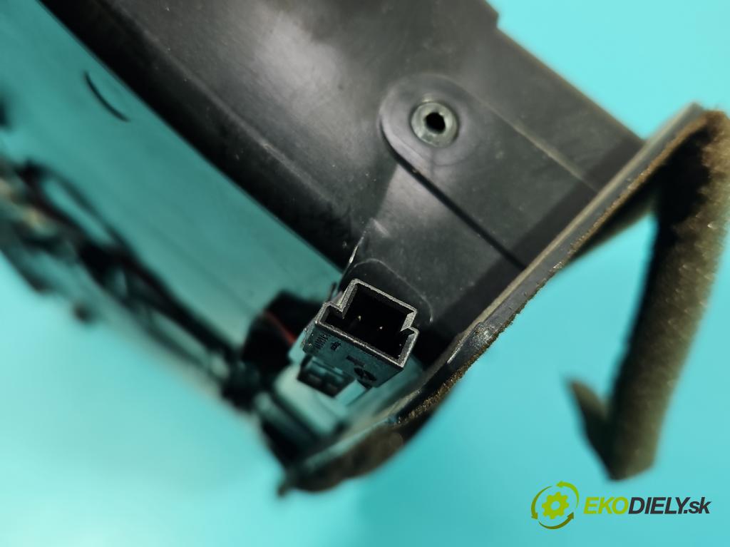 Skoda Superb II 2008-2015 2.0 TDI 170 hp automatic 125 kW 1968 cm3 5- Mřížka: topení medián: 3T0820951A (Mřížka topení)