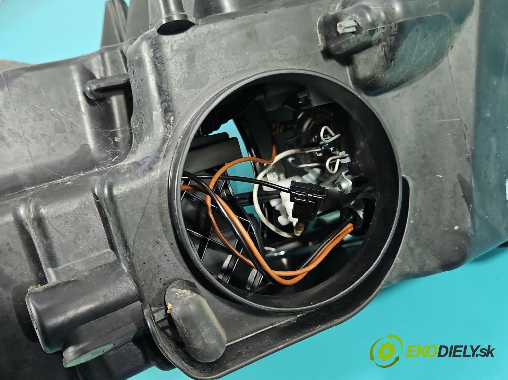 Skoda Superb II 2008-2015 2.0 TDI 170 hp automatic 125 kW 1968 cm3 5- světlo pravý 3T1941018E (Pravé přední světlo)