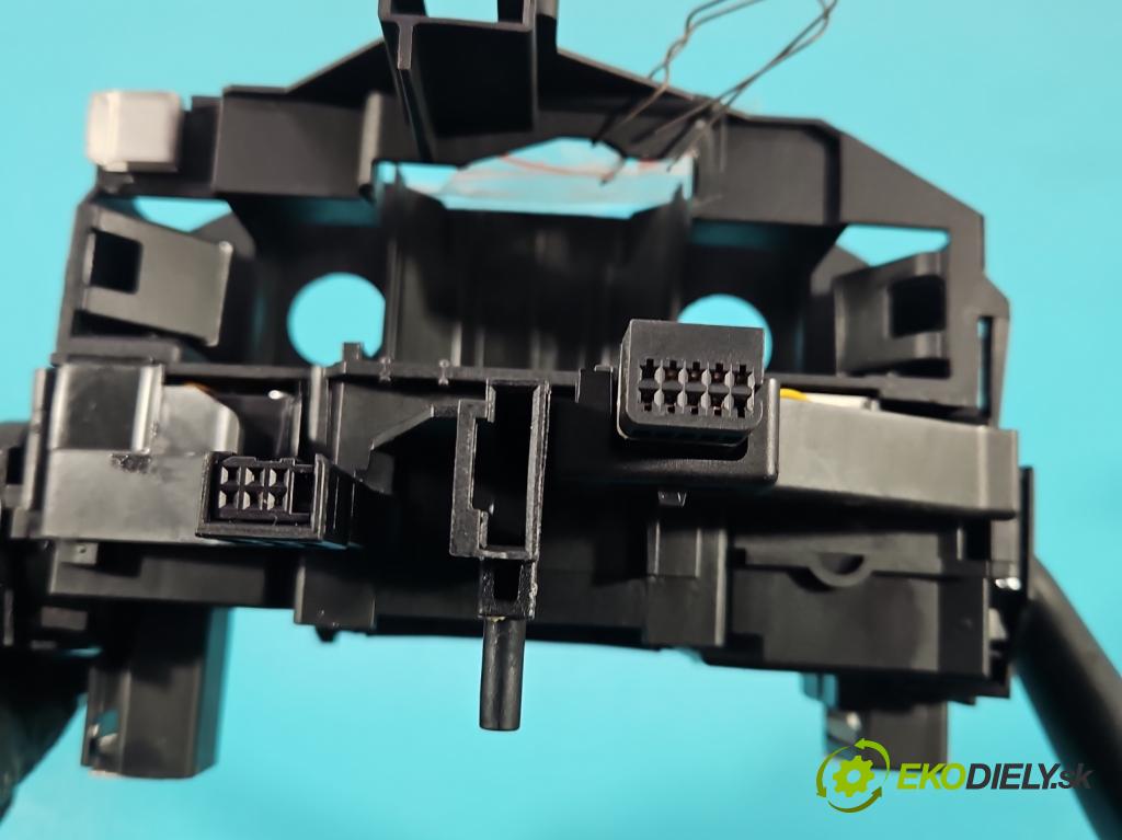 Skoda Superb II 2008-2015 2.0 TDI 170 HP automatic 125 kW 1968 cm3 5- prepínač komplex: 1K0953513G (Prepínacie páčky pod volantom)