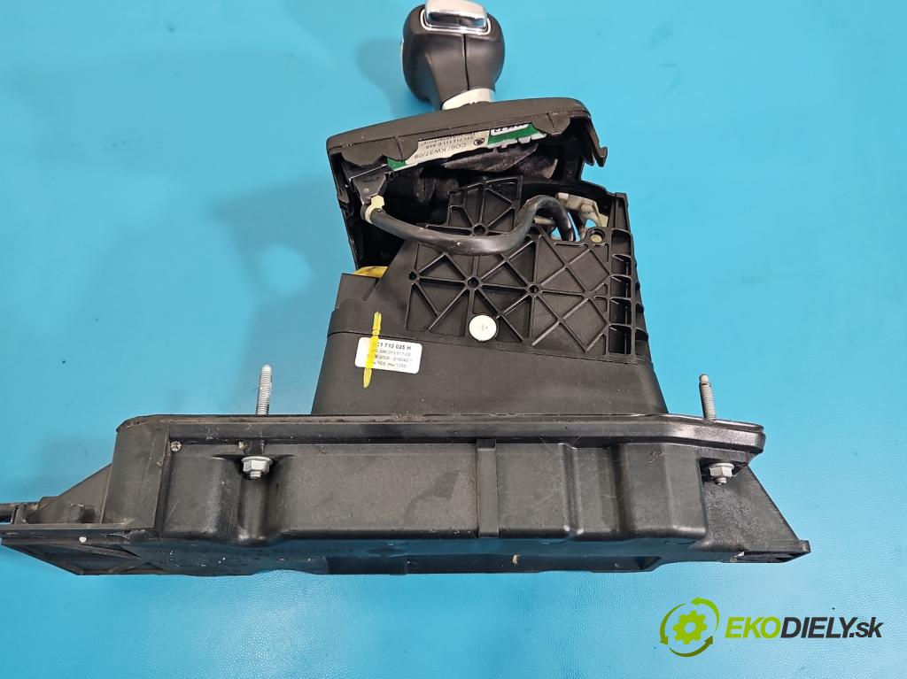 Skoda Superb II 2008-2015 2.0 TDI 170 HP automatic 125 kW 1968 cm3 5- Páka: Změny: stupeň,rýchlosť 3C1713025H (Rýchlostná páka (kulisa))