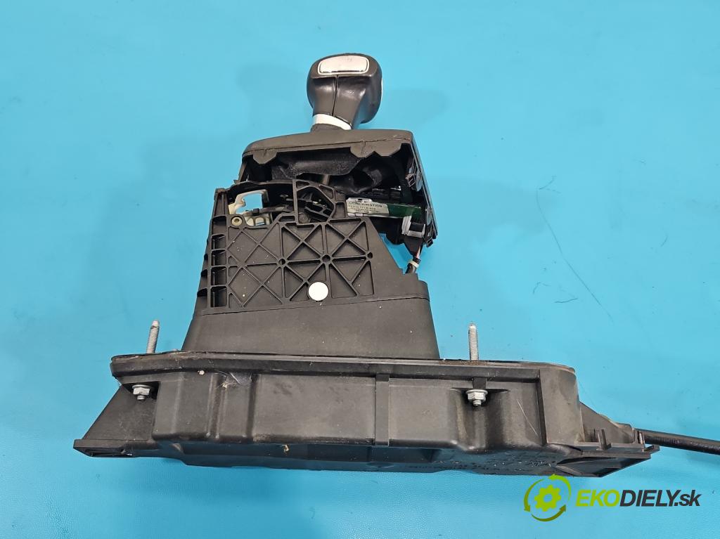 Skoda Superb II 2008-2015 2.0 TDI 170 HP automatic 125 kW 1968 cm3 5- Páka: Změny: stupeň,rýchlosť 3C1713025H (Rýchlostná páka (kulisa))