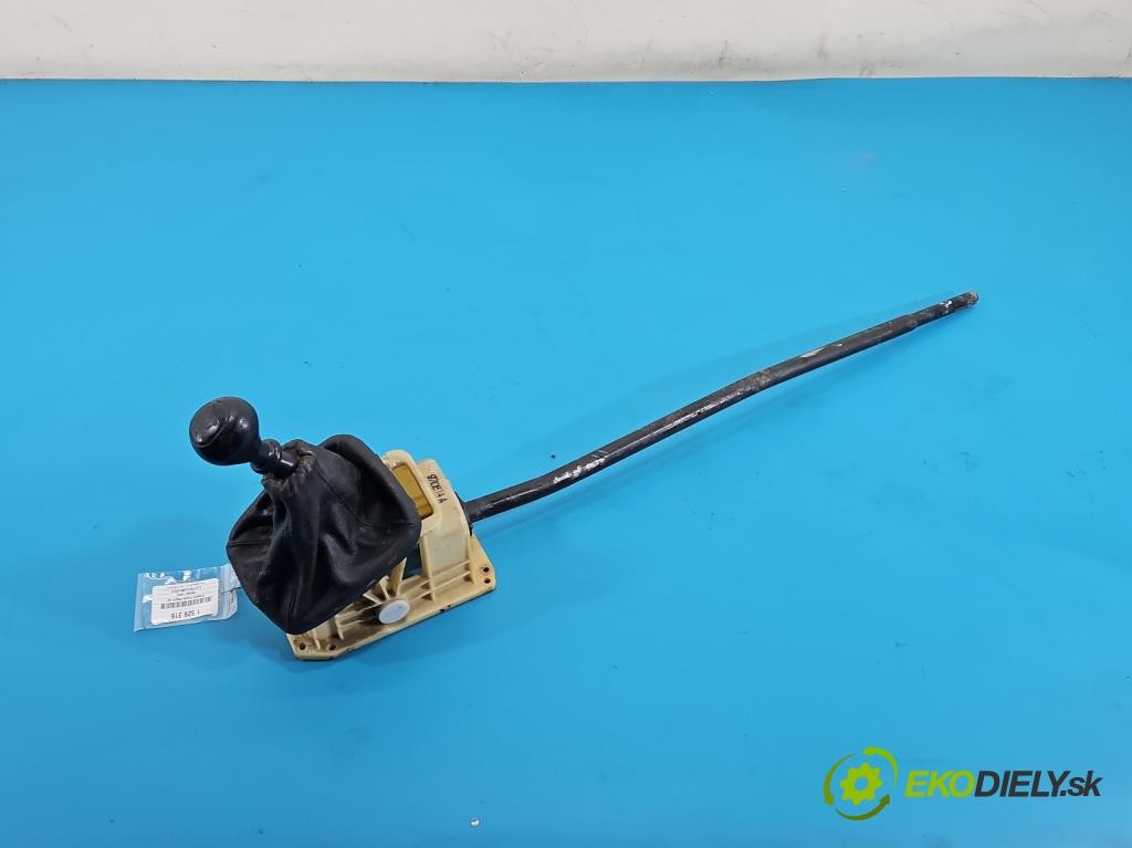 Daewoo Lanos 1.5 8v 86 HP manual 63 kW 1498 cm3 4- Páka: Změny: stupeň,rýchlosť  (Rýchlostná páka (kulisa))