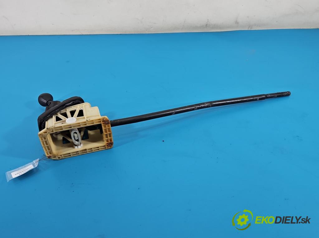 Daewoo Lanos 1.5 8v 86 HP manual 63 kW 1498 cm3 4- Páka: Změny: stupeň,rýchlosť  (Rýchlostná páka (kulisa))