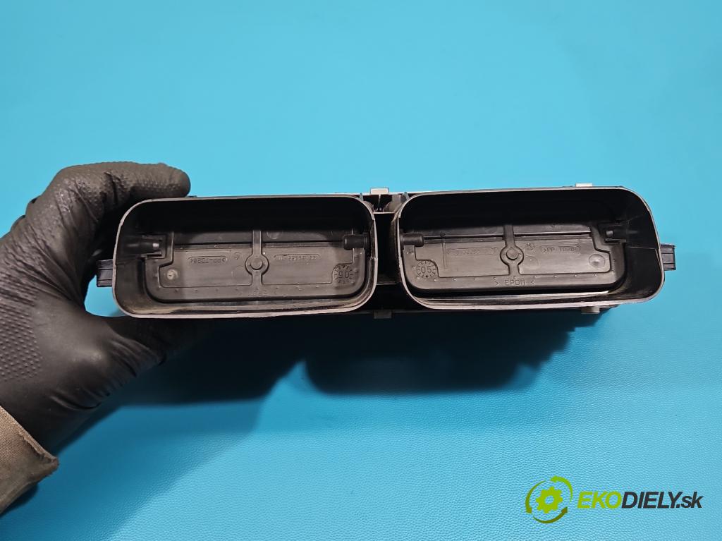 Vw Passat B5 1995-2005 1.9 TDI 131 hp manual 96 kW 1896 cm3 5- Mřížka: topení medián: 3B0819728D (Mřížka topení)