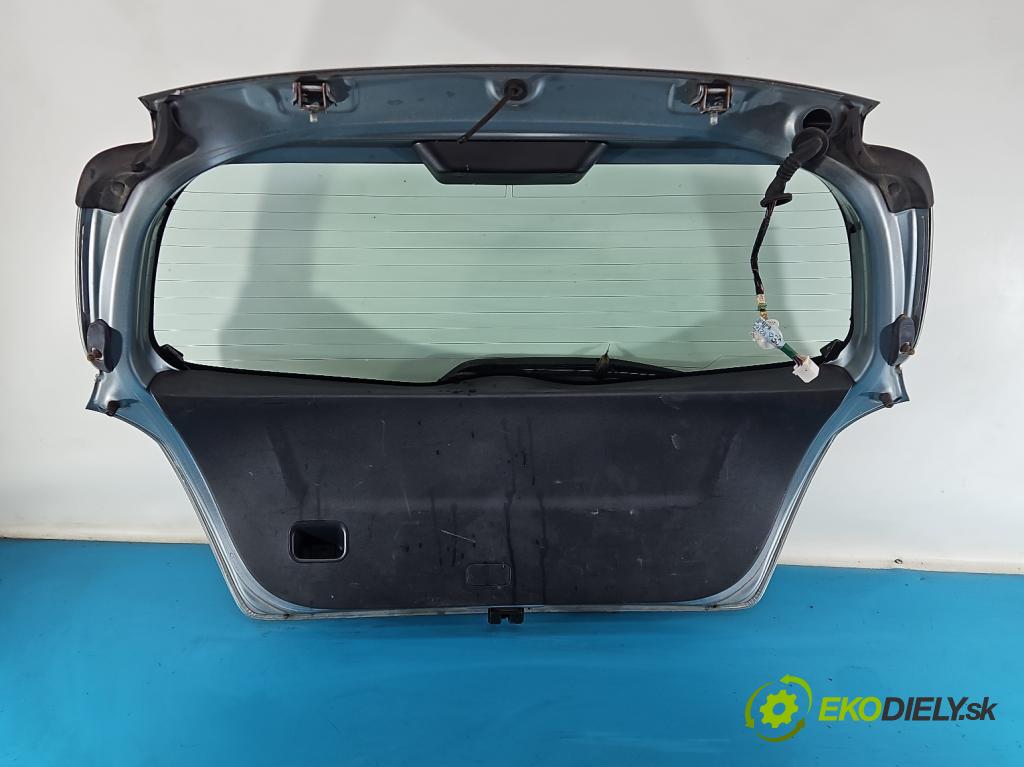 Toyota Yaris II 2005-2011 1.0 vvti 69KM manual 51 kW 998 cm3 3- zadna kufor  (Kapota zadná (kufor))