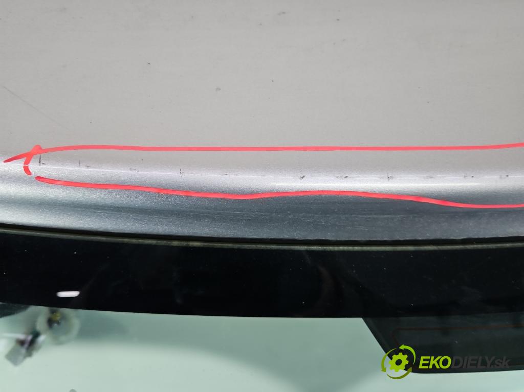 Toyota Yaris II 2005-2011 1.0 vvti 69KM manual 51 kW 998 cm3 3- zadna kufor  (Kapota zadná (kufor))