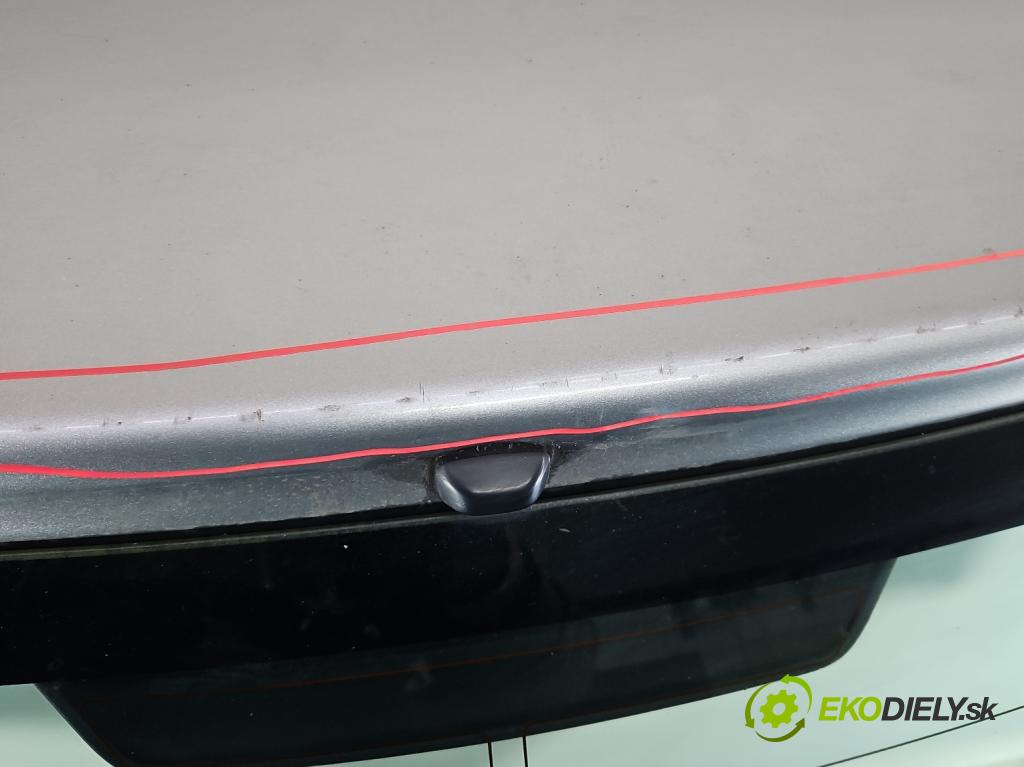 Toyota Yaris II 2005-2011 1.0 vvti 69KM manual 51 kW 998 cm3 3- zadna kufor  (Kapota zadná (kufor))