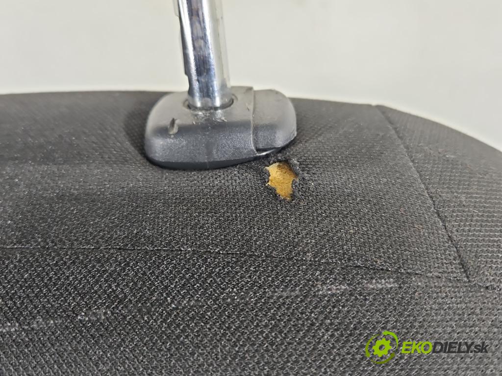 Toyota Yaris II 2005-2011 1.0 vvti 69KM manual 51 kW 998 cm3 3- Sedačka pravý  (Sedadlo)