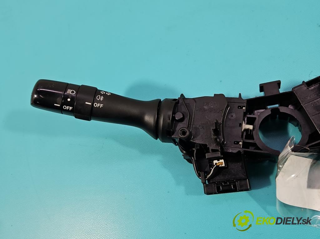 Toyota Yaris II 2005-2011 1.0 vvti 69KM manual 51 kW 998 cm3 3- prepínač komplex: 52160-17F019 (Prepínacie páčky pod volantom)