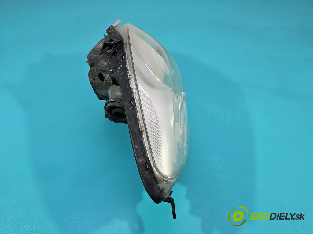 Toyota Yaris II 2005-2011 1.0 vvti 69KM manual 51 kW 998 cm3 3- Reflektor: ľavý  (Kľučka dverí ostatné)