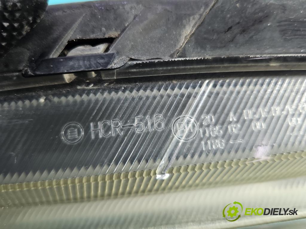 Toyota Yaris II 2005-2011 1.0 vvti 69KM manual 51 kW 998 cm3 3- Reflektor: ľavý  (Kľučka dverí ostatné)