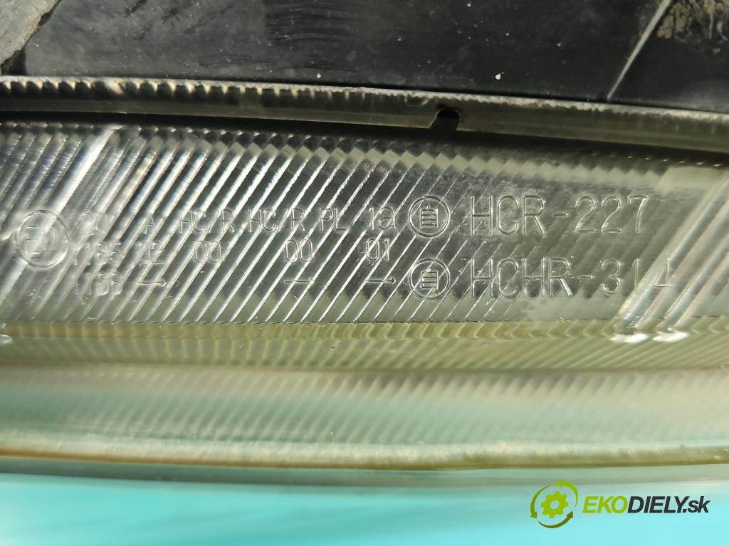 Toyota Yaris II 2005-2011 1.0 vvti 69KM manual 51 kW 998 cm3 3- Reflektor: ľavý  (Kľučka dverí ostatné)