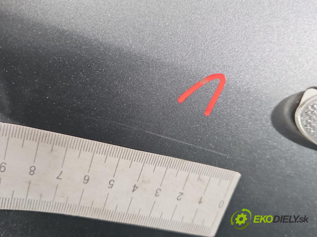 Toyota Yaris II 2005-2011 1.0 vvti 69KM manual 51 kW 998 cm3 3- blatník predné pravý  (Kľučka dverí ostatné)