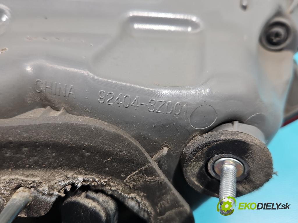 Hyundai I40 1.7 crdi 116 hp manual 85 kW 1685 cm3 5- světlo zadní pravé 92402-3Z0 (Klika dveří ostatní)