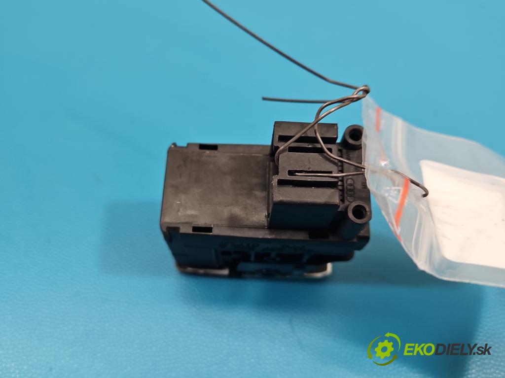 Audi A6 C7 2011-2018 3.0 TDI 204 HP automatic 150 kW 2967 cm3 5- prepínač brzda: ručný 4G1927225B (Prepínacie páčky pod volantom)