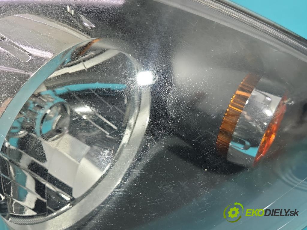 Ford Fiesta Mk6 2002-2008 1.4 16v 80 HP manual 59 kW 1388 cm3 3- Reflektor: pravý 6S61-13W029-AD (Svetlo predné pravé)