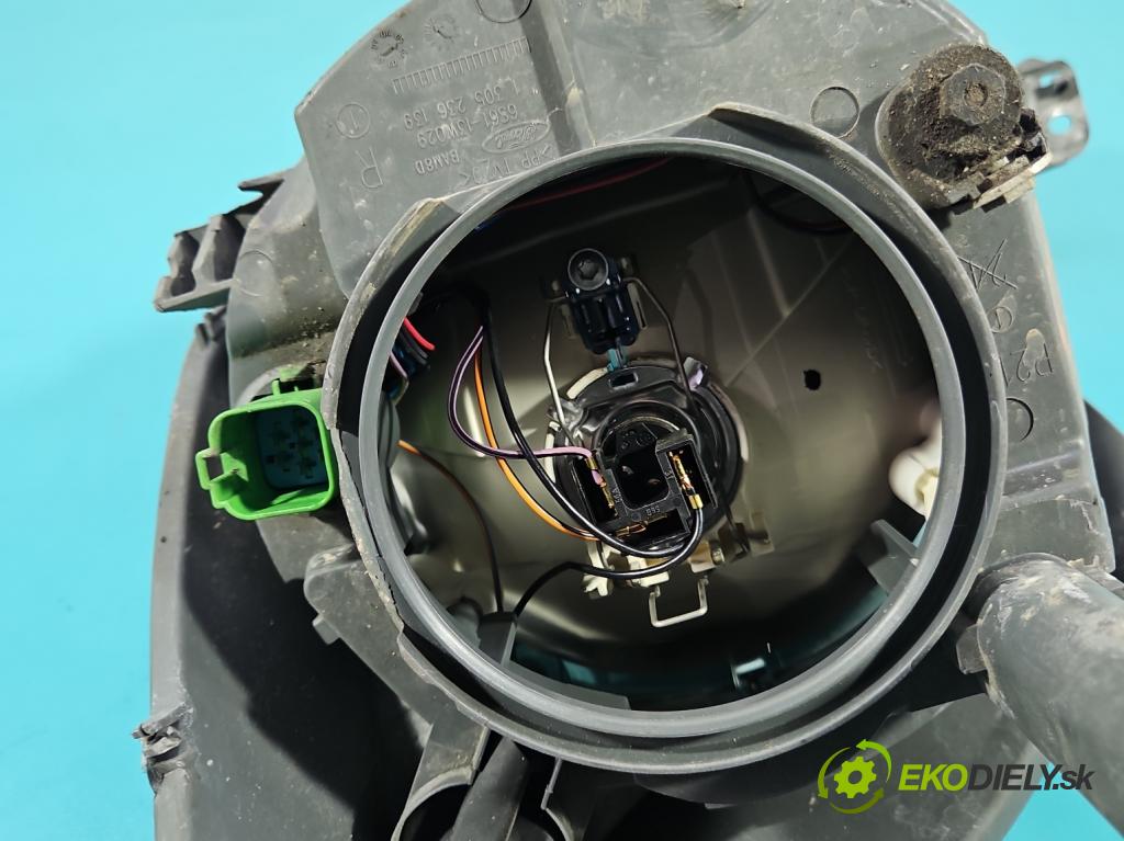 Ford Fiesta Mk6 2002-2008 1.4 16v 80 HP manual 59 kW 1388 cm3 3- Reflektor: pravý 6S61-13W029-AD (Svetlo predné pravé)