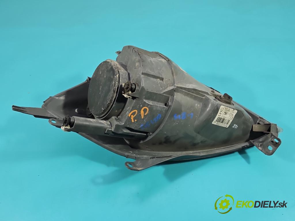 Ford Fiesta Mk6 2002-2008 1.4 16v 80 HP manual 59 kW 1388 cm3 3- Reflektor: pravý 6S61-13W029-AD (Svetlo predné pravé)