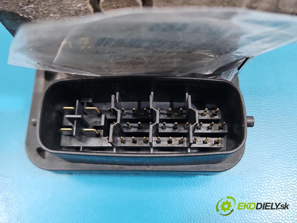 Toyota Yaris II 2005-2011 1.0 vvti 69KM manual 51 kW 998 cm3 3- čerpadlo abs 89541-52400 (Pumpa ABS)