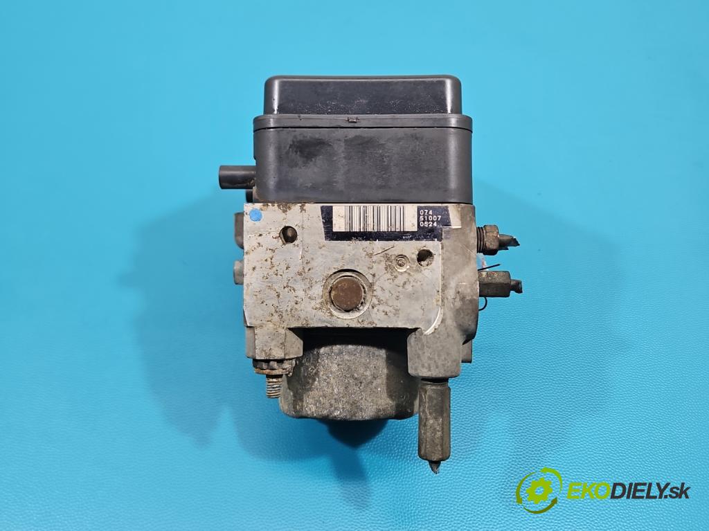 Toyota Yaris II 2005-2011 1.0 vvti 69KM manual 51 kW 998 cm3 3- čerpadlo abs 89541-52400 (Pumpa ABS)