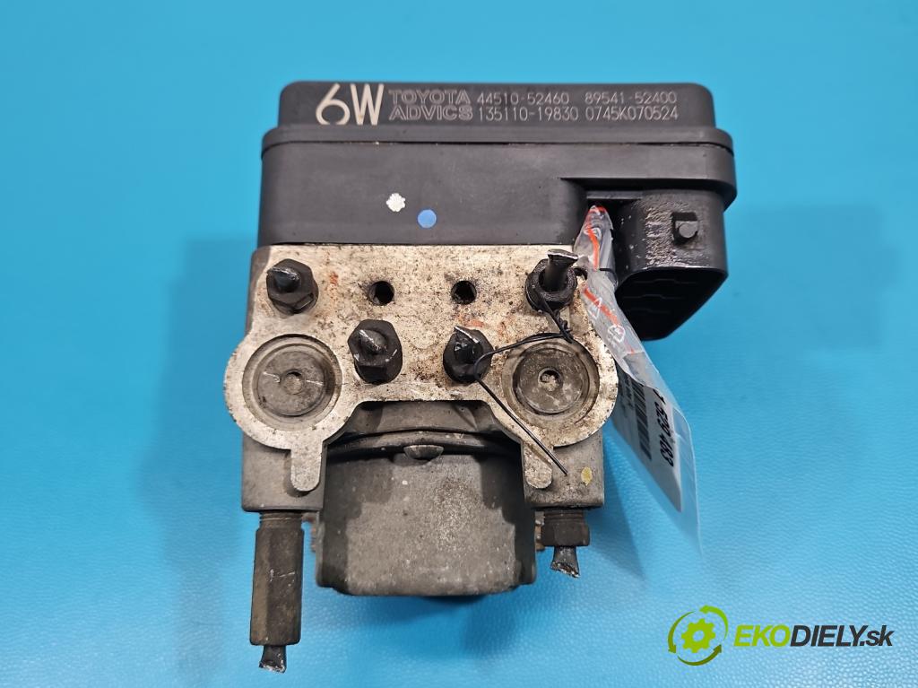 Toyota Yaris II 2005-2011 1.0 vvti 69KM manual 51 kW 998 cm3 3- čerpadlo abs 89541-52400 (Pumpa ABS)