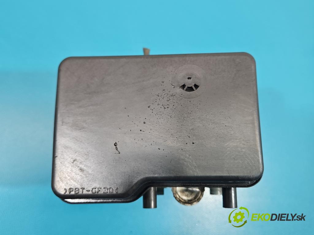 Toyota Yaris II 2005-2011 1.0 vvti 69KM manual 51 kW 998 cm3 3- čerpadlo abs 89541-52400 (Pumpa ABS)