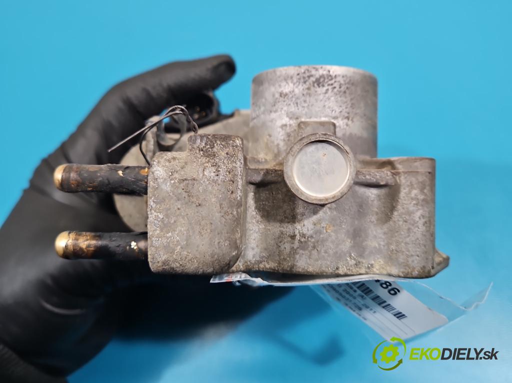 Toyota Yaris II 2005-2011 1.0 vvti 69KM manual 51 kW 998 cm3 3- klapka 22030-0Q010 (Škrtiaca klapka)