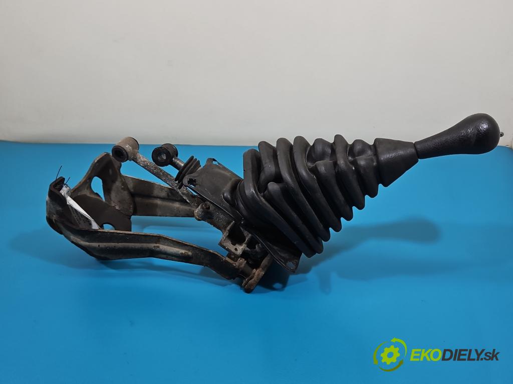 Suzuki JIMNY III 1998-2018 1.3 16V VVT 80 HP manual 59 kW 1298 cm3 3- Páka: Změny: stupeň,rýchlosť  (Rýchlostná páka (kulisa))