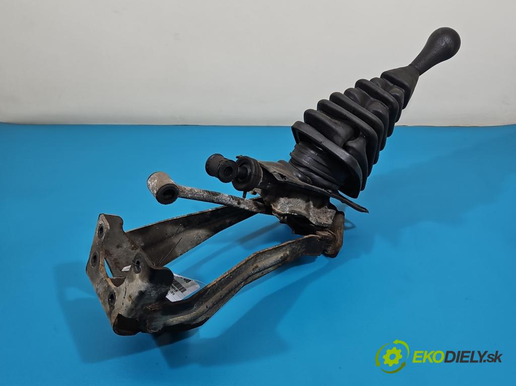 Suzuki JIMNY III 1998-2018 1.3 16V VVT 80 HP manual 59 kW 1298 cm3 3- Páka: Změny: stupeň,rýchlosť  (Rýchlostná páka (kulisa))