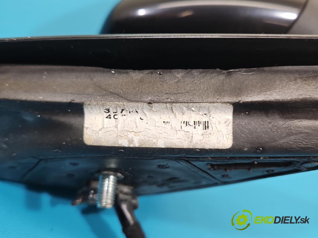 Volvo V50 2.0d 136hp manual 100 kW 1997 cm3 5- zpětné zrcátko pravé  (Klika dveří ostatní)