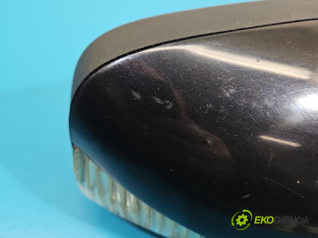 Volvo V50 2.0d 136hp manual 100 kW 1997 cm3 5- zpětné zrcátko pravé  (Klika dveří ostatní)