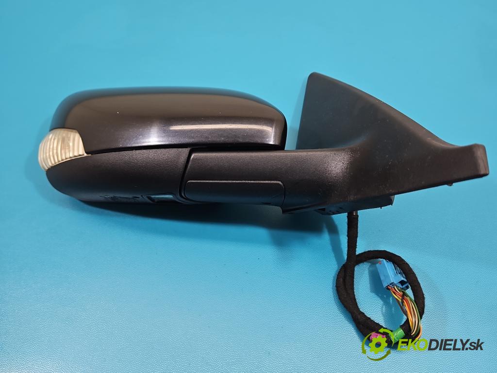 Volvo V50 2.0d 136hp manual 100 kW 1997 cm3 5- zpětné zrcátko pravé  (Klika dveří ostatní)