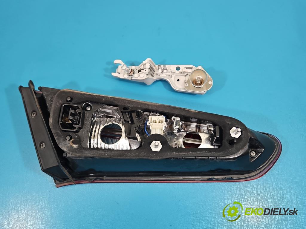 Alfa romeo Giulietta 1.4 T 170 HP manual 125 kW 1368 cm3 5- svetlo / reflektor zadné pravé 50513400 (Kľučka dverí ostatné)