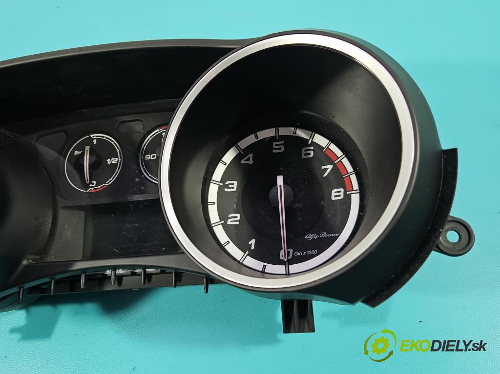Alfa romeo Giulietta 1.4 T 170 HP manual 125 kW 1368 cm3 5- prístrojovka/ budíky 50516476 (Prístrojová doska)