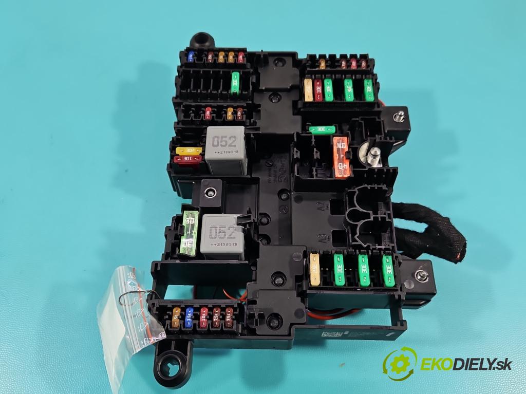 Mercedes CLA C118/X118 2019-2025 1.3b: 163 hp automatic 120 kW 1300 cm3 4- skříňka pojistková A1779061002 (Pojistková skříňka)