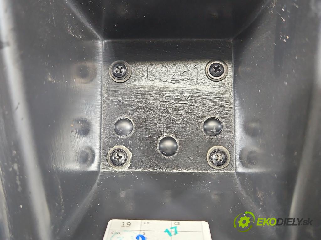 Citroen C3 II 2009-2016 1.2 Pure Tech: 82 HP manual 60 kW 1199 cm3 5- operadlo  (Lakťová opierka)