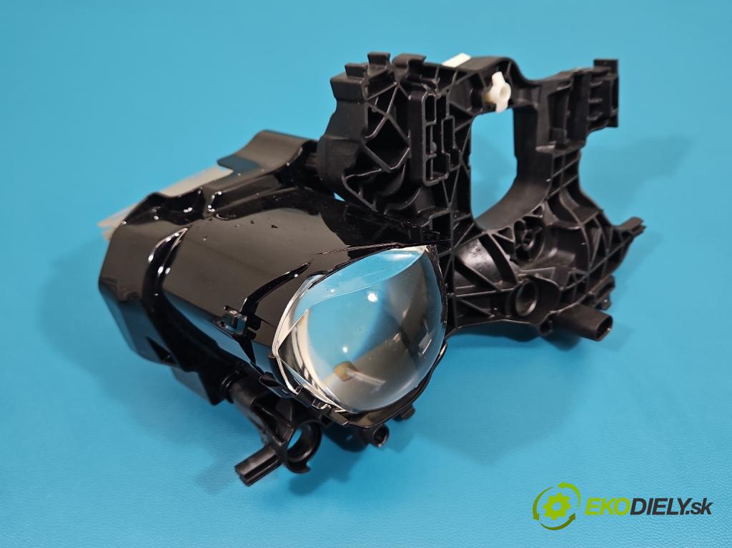 Mercedes CLA C118/X118 2019-2025 1.3b: 163 hp automatic 120 kW 1300 cm3 4- čočka reflektor: pravé části 