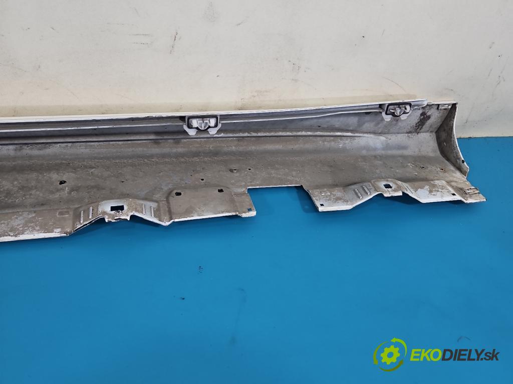 Mercedes CLA C118/X118 2019-2025 1.3b: 163 HP automatic 120 kW 1300 cm3 4- lišta práh: pravé A1186909200 (Lišta prahová)