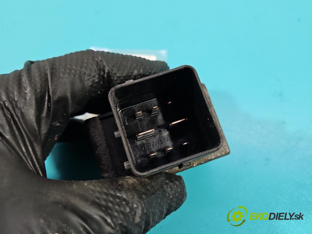 Renault Master III 2010-2024 2.3 dci 163 HP manual 120 kW 2299 cm3 5- Relé: svíčky: zařicích: 110678071R (Relé)