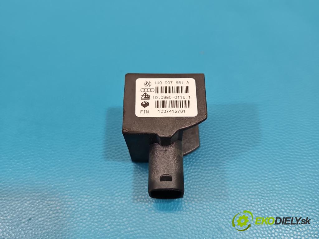 Audi A3 8L 1996-2003 1.8 T 150 hp automatic 110 kW 1781 cm3 3- snímač ESP 1J0907651A