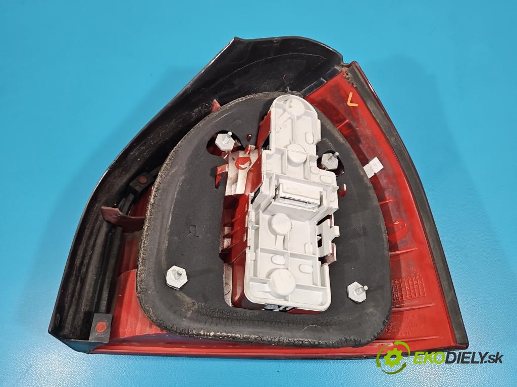 Audi A3 8L 1996-2003 1.8 T 150 HP automatic 110 kW 1781 cm3 3- svetlo / reflektor zadné ľavé  (Kľučka dverí ostatné)